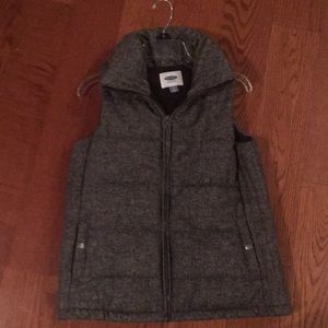 Old navy twill pattern puffer vest